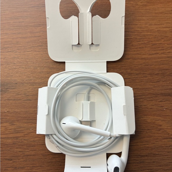 Apple Other - Apple EarPods with Lightning Connector NWOT
